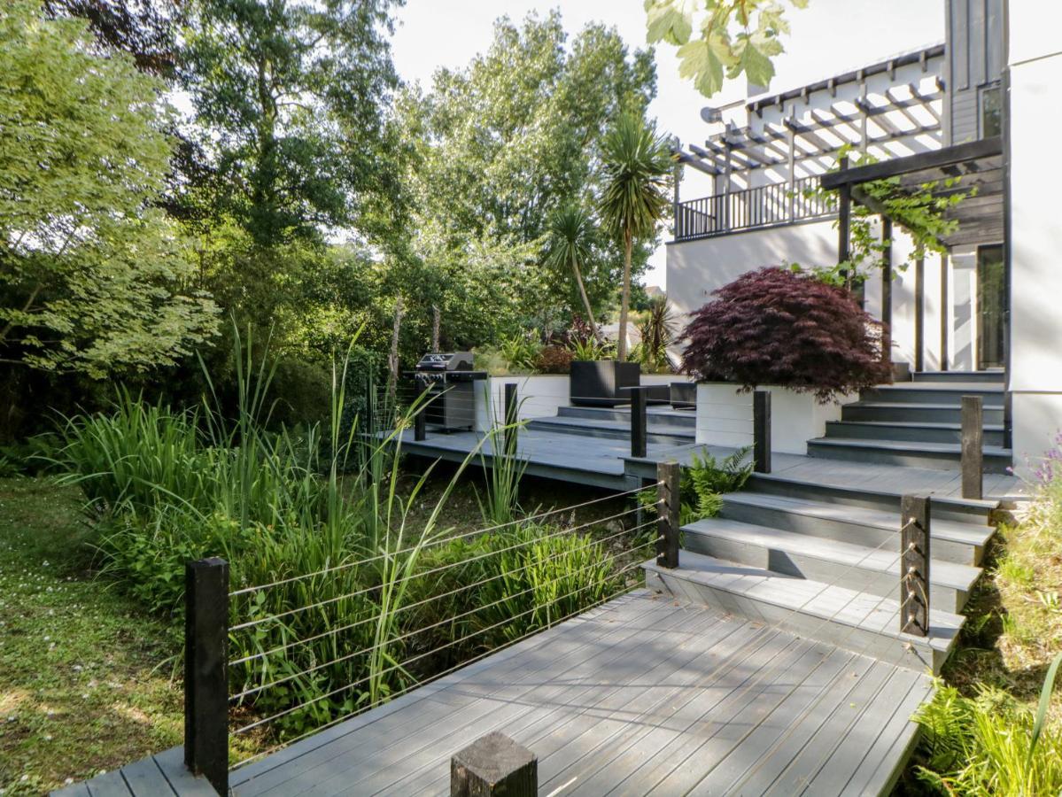Iroko Villa Torpoint Exterior photo