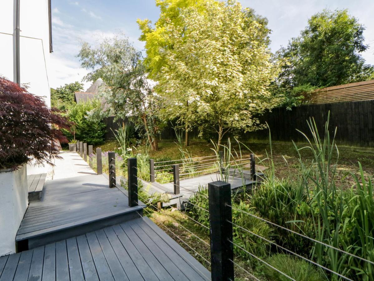 Iroko Villa Torpoint Exterior photo